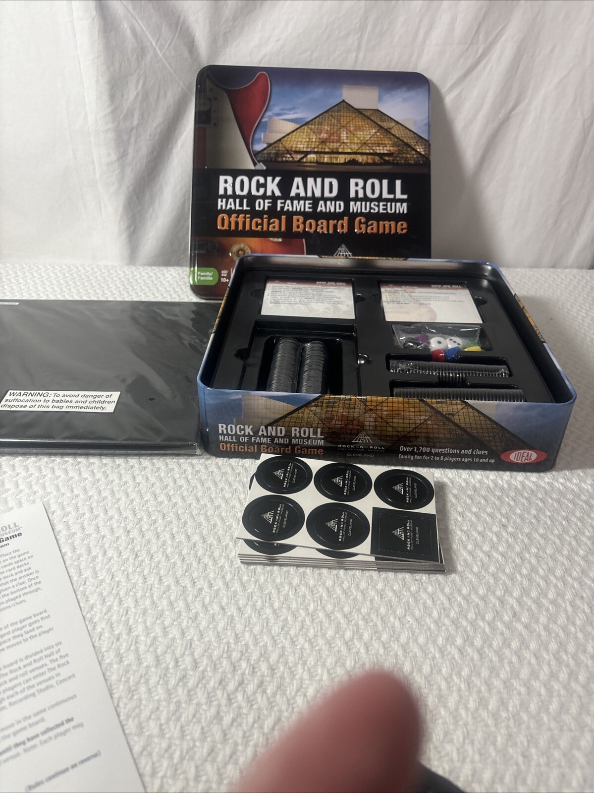 ROCK and ROLL Hall Of Fame and Museum Official Board Game – NEW OPEN BOX Family