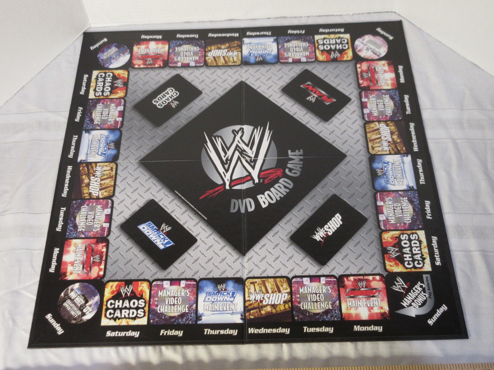 Rare 2005 World Wrestling Entertainment WWE Smack Down VS Raw DVD Board Game