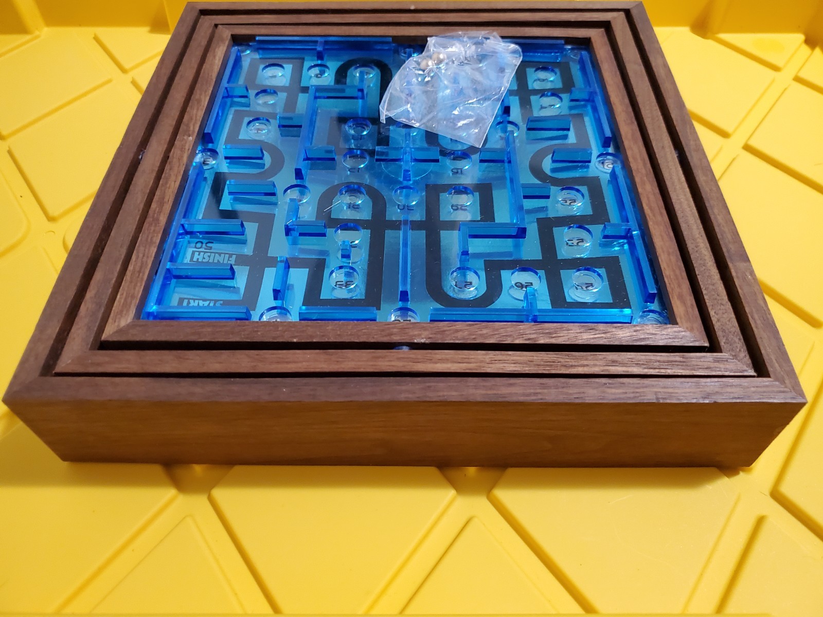 Rare old 1975 Marble Labyrinth II Wood Tilt Maze Knob Game from Mag-nif