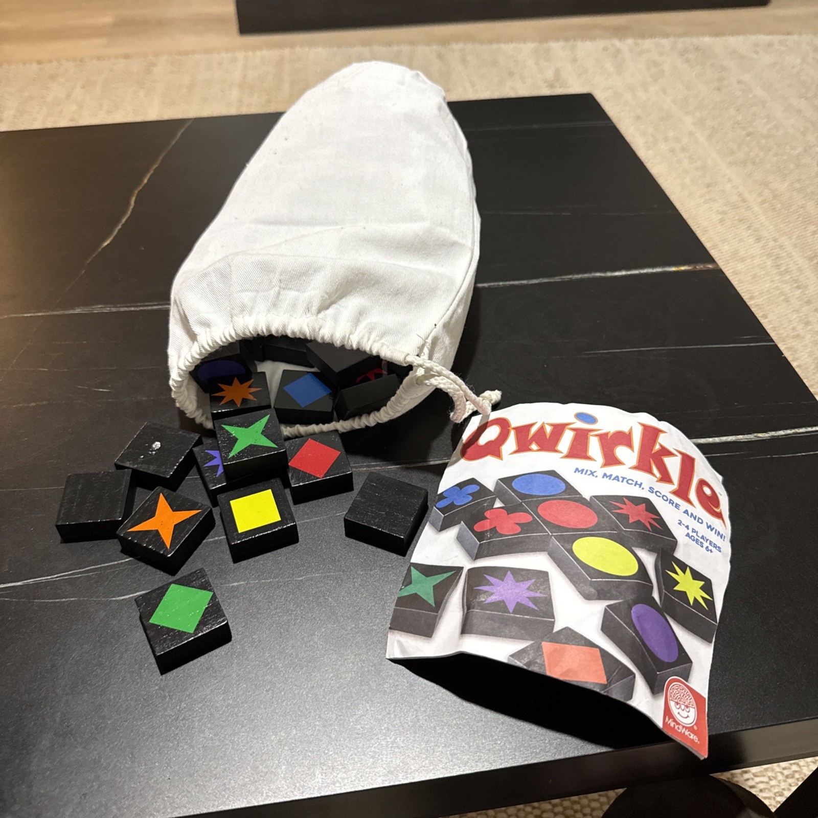 Qwirkle Cubes Game Mix Match Roll & Win Mindware 2009 Dice Family Night