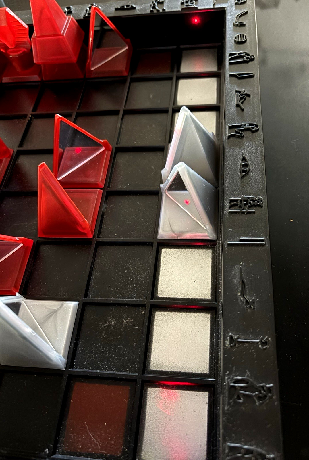 Khet The Laser Game Innovention Toys Works 100% Complete includes Beam Splitters