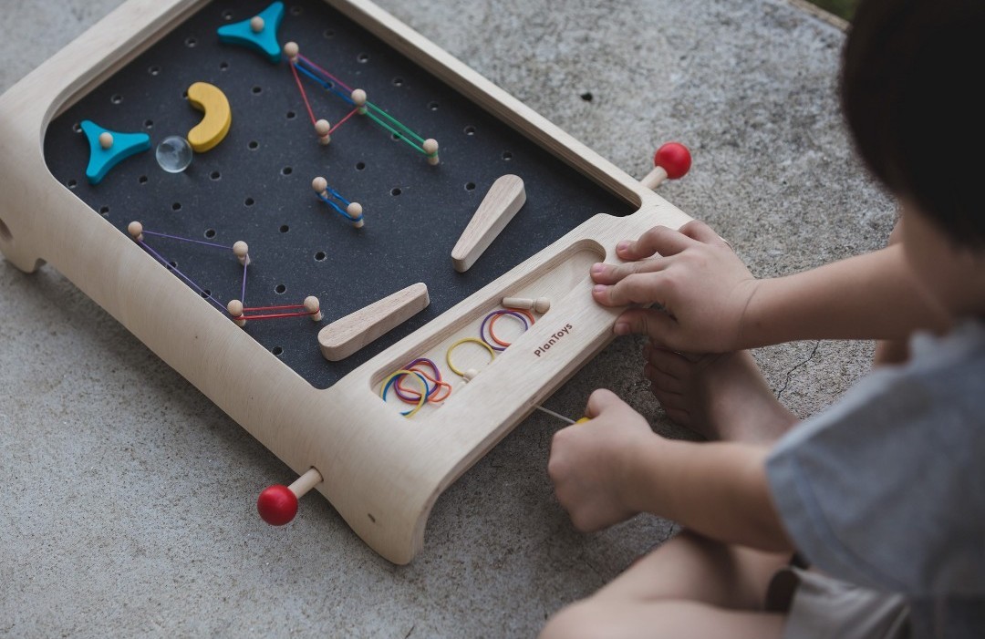 Plan Toys Pinball Ages 3+ 1 player Sustainable Wooden Montessori STEAM Perfect