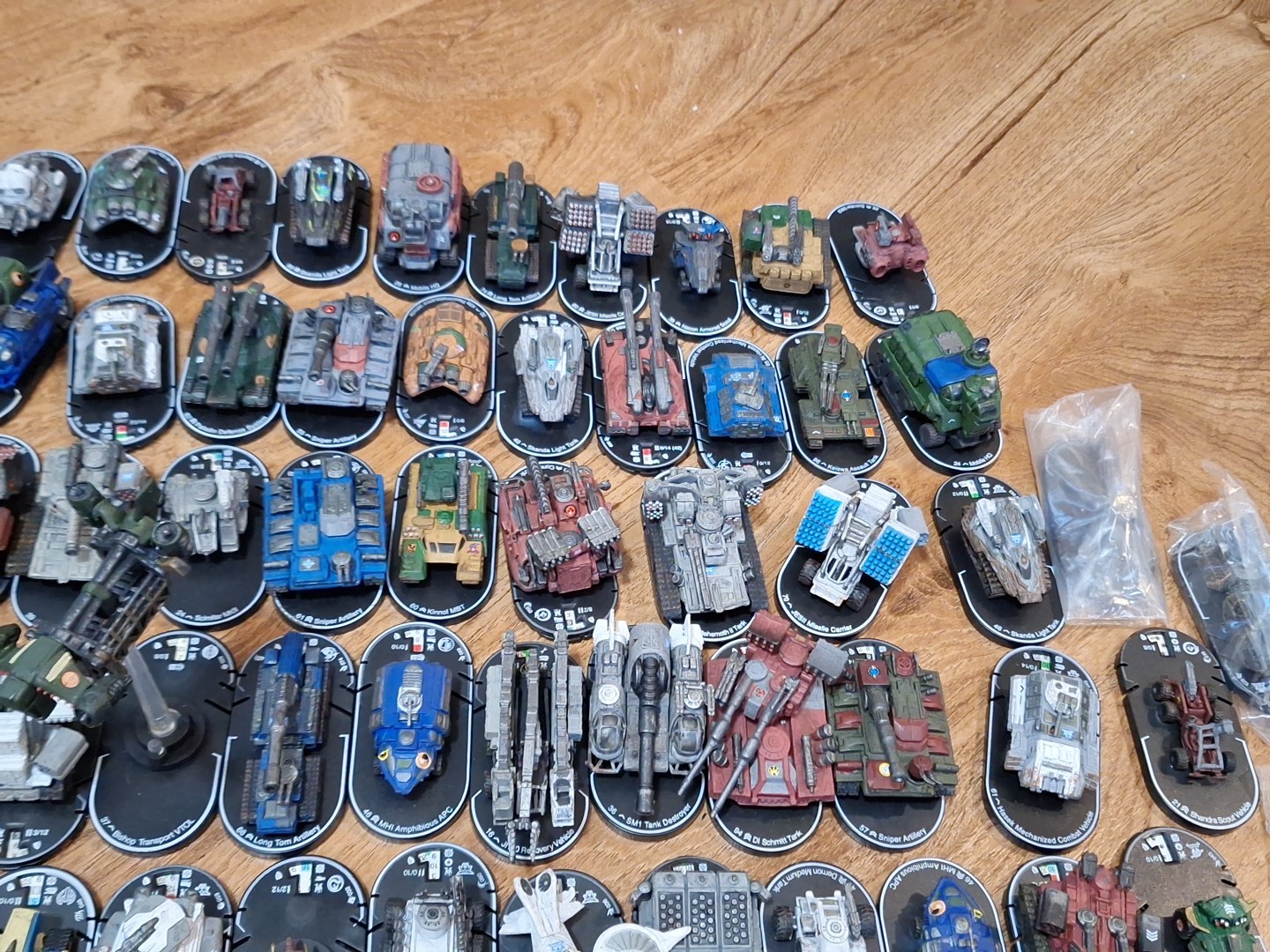 Lot 300+ Wizkids Mechwarrior 130+ Vehicles and 170+ Infantry Figures