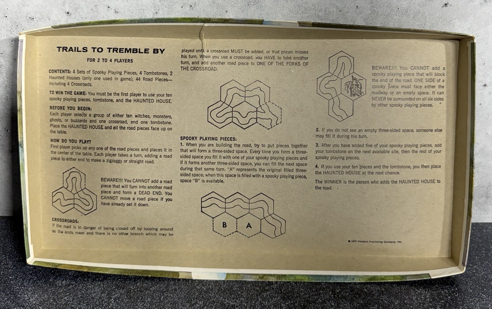 Vintage Whitman Trails to Tremble by – Scarey Crossroads Game – Complete 4702