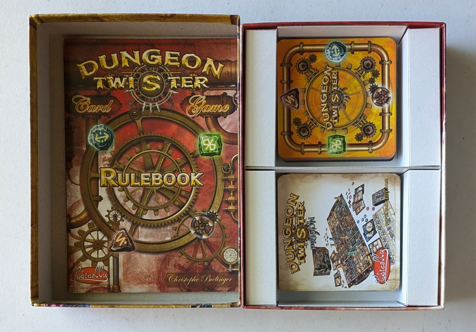 new Dungeon Twister The Card Game by Ludically/Asmodee/Esdevium 2013 Steampunk
