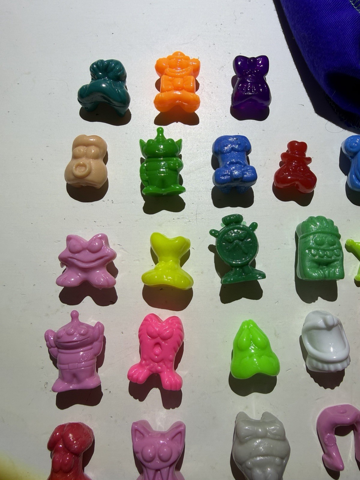 Lot 50 Gogo’s Crazy Bones – Aliens Bag