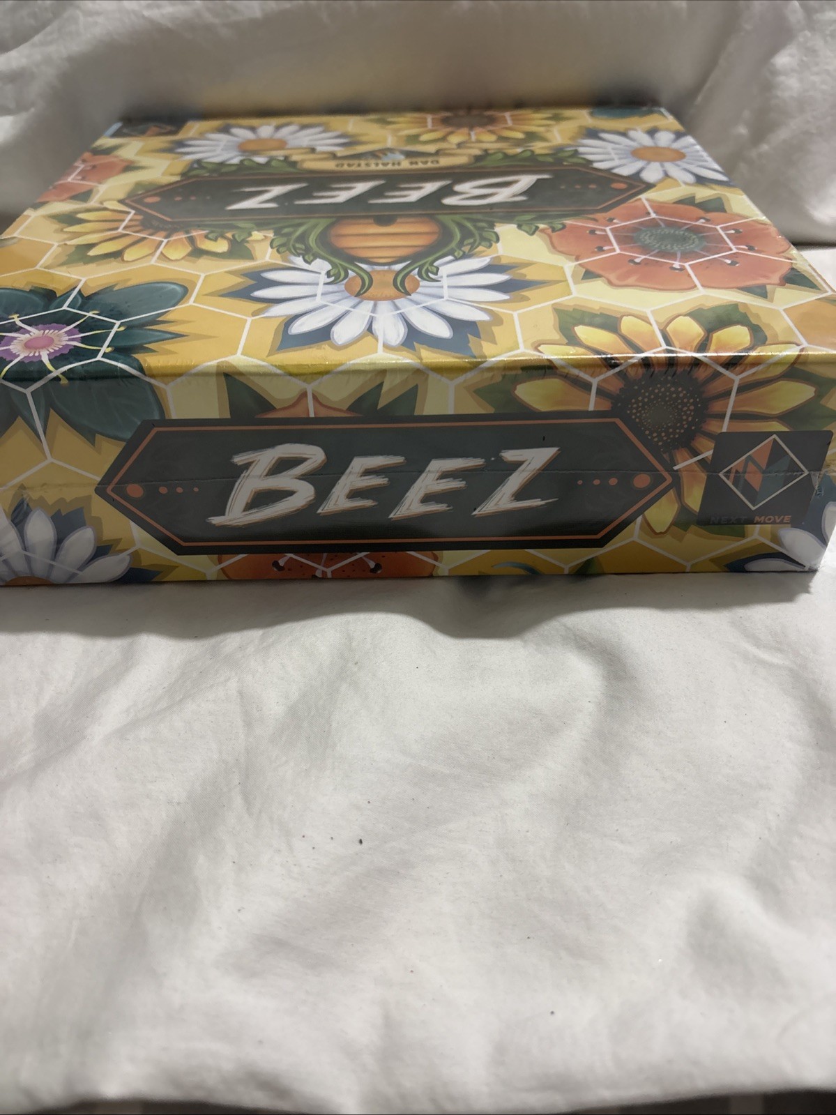 Beez – Dan Halstad Board Game 2021 Next Move Plan B Games Factory Sealed 8+ 2-4