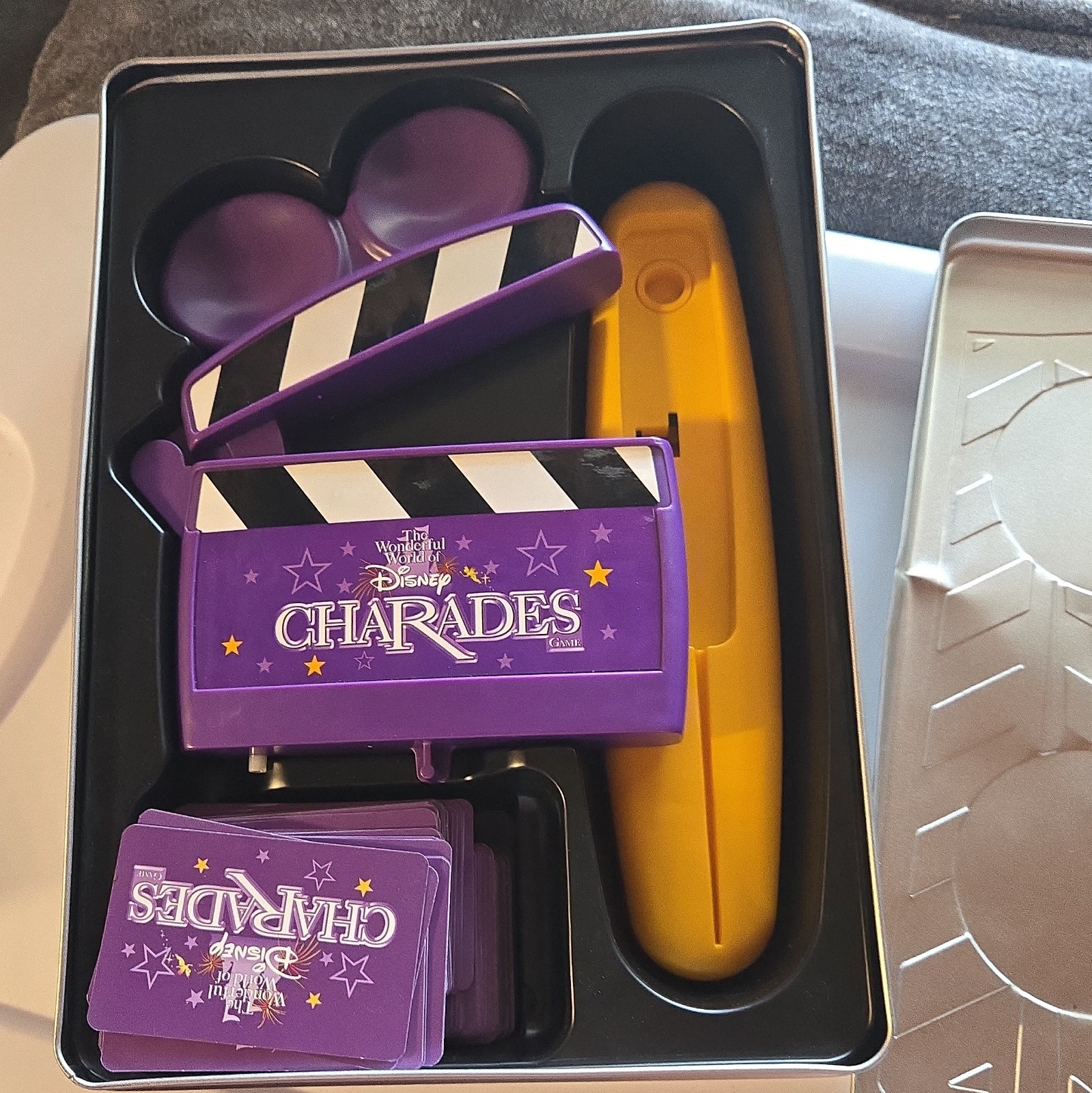 Mattel Wonderful World of Disney Charades Tin Case 2P 8+ Games 100 1999