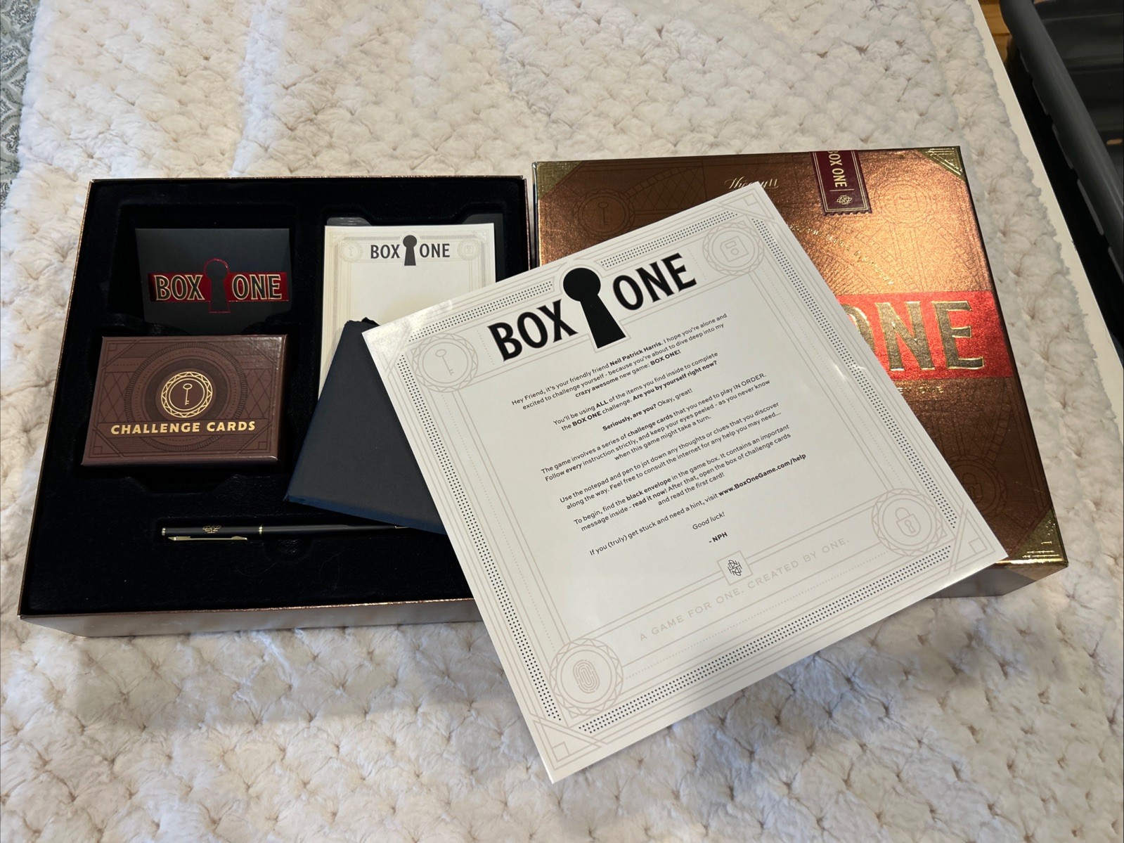 2020 BOX ONE Neil Patrick Harris Problem-Solving Game for 1 Theory11 EUC Complet