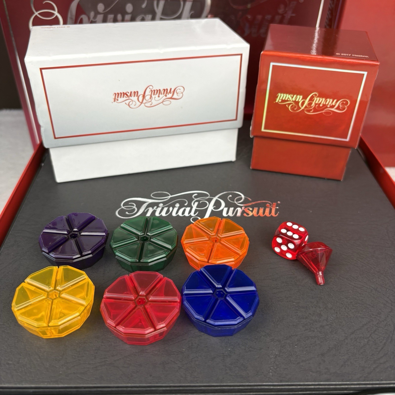 100% COMPLETE! Trivial Pursuit 40th Anniversary Ruby Edition E1923 Board Game