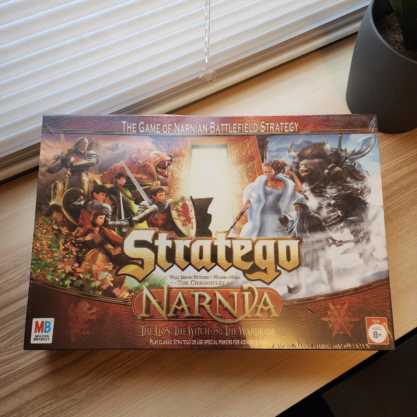NEW Stratego Chronicles Of Narnia Board Game Battlefield Strategy 42653 – READ