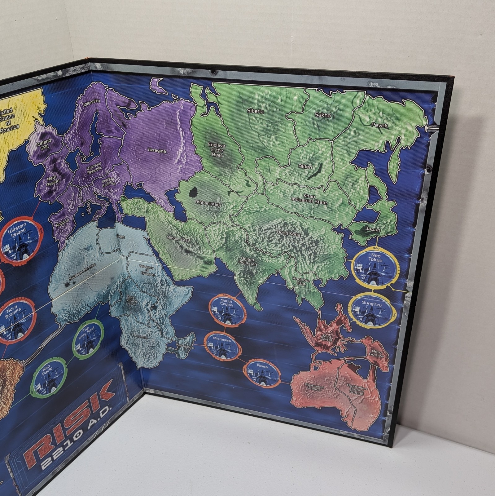 Avalon Hill Risk 2210 AD Game Global Domination 100% Complete 2001