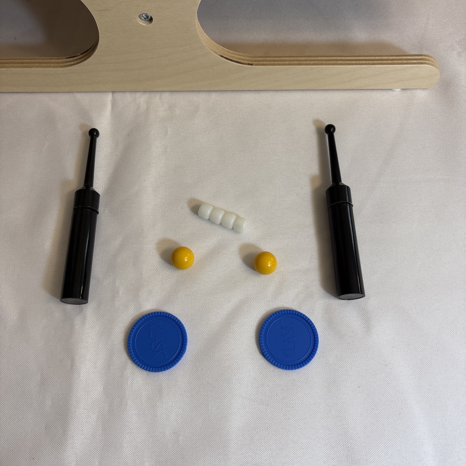 Klask Magnetic Game of Skill COMPLETE Tabletop Foosball & Hockey Hybrid Battle