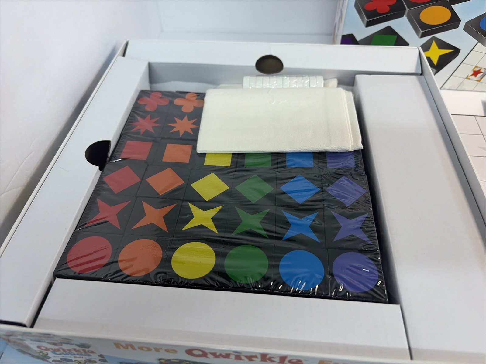 Qwirkle Trio 3 in 1 Game COMPLETE MindWare 2013 Tiles Strategy Select Connect