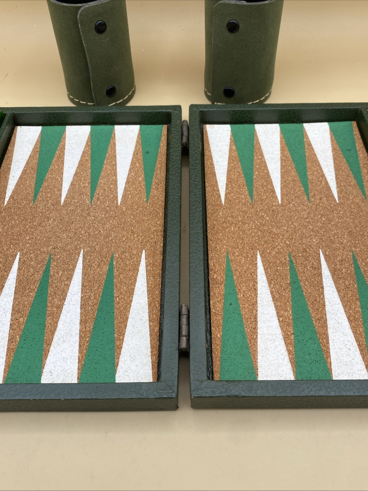 Vtg MARK CROSS Travel Size Backgammon Set England Bakelite Green & Yellow Chips