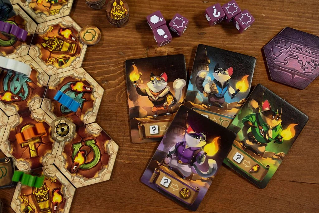 Run Run Run, Cooperative Board Game with Cat Adventurers in a Pyramid, 1 to 4