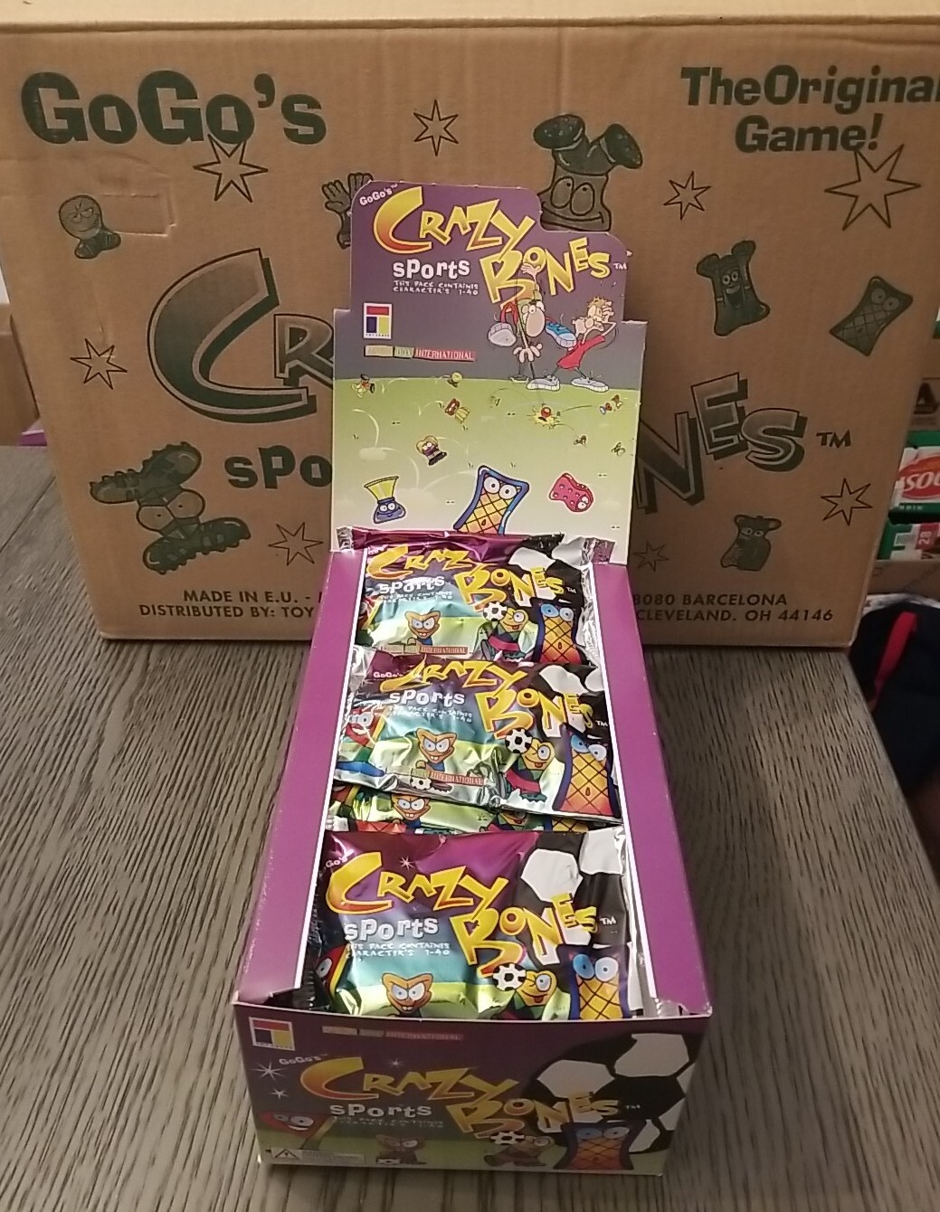 ☆ 36 SEALED PACKS GoGo’s CRAZY BONES “SPORTS” w/ DISPLAY BOX ☆ RARE FIND ☆