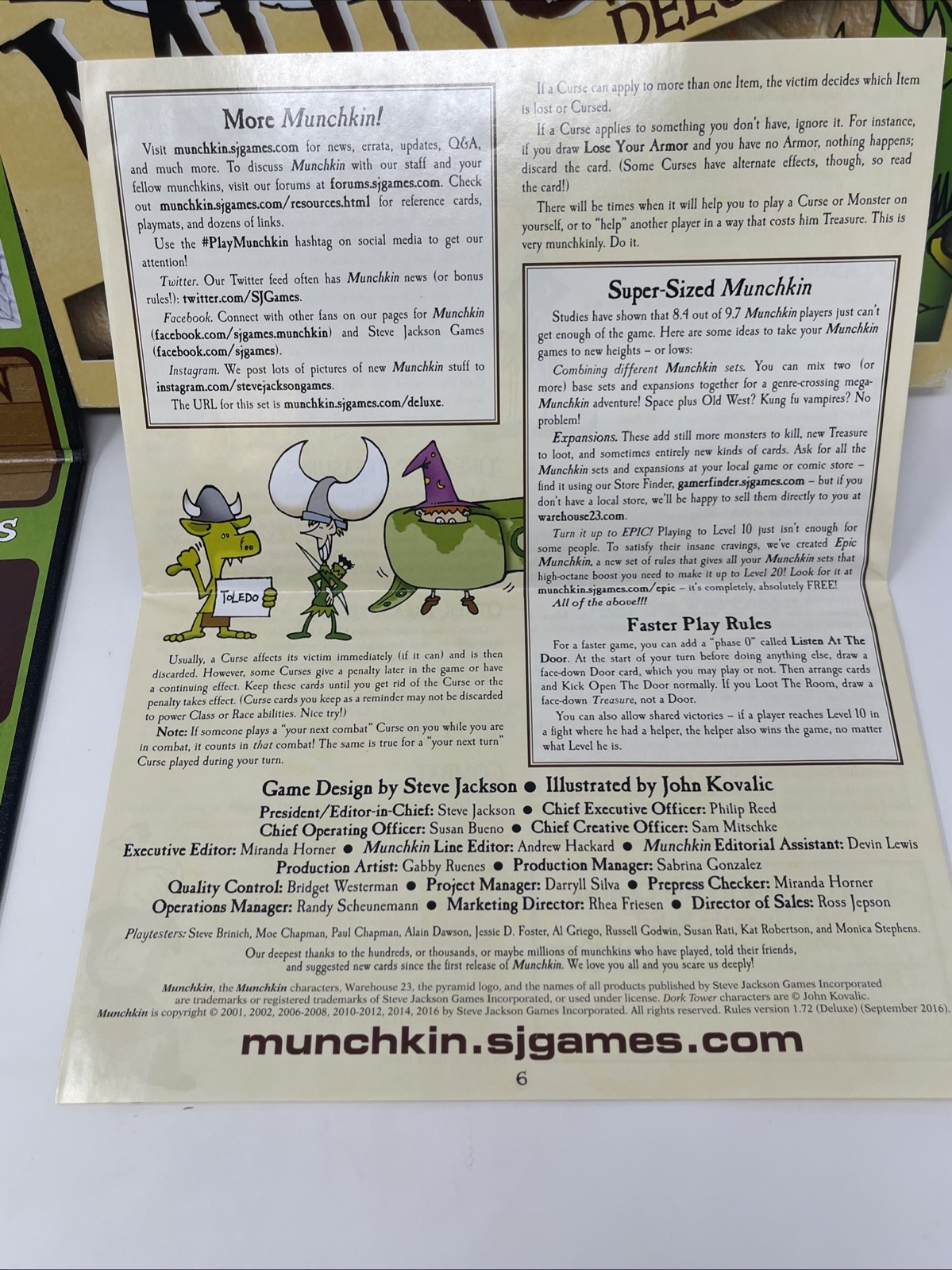 Munchkin Deluxe Board Game Steve Jackson Games EUC 1483 Complete Origins Award