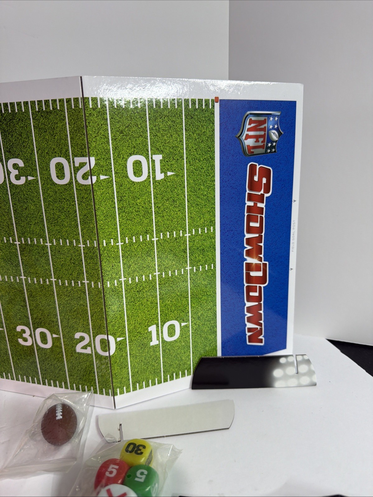 NFL Showdown Board Game Buffalo Games Football 32 Teams Pass Run Blitz Complete