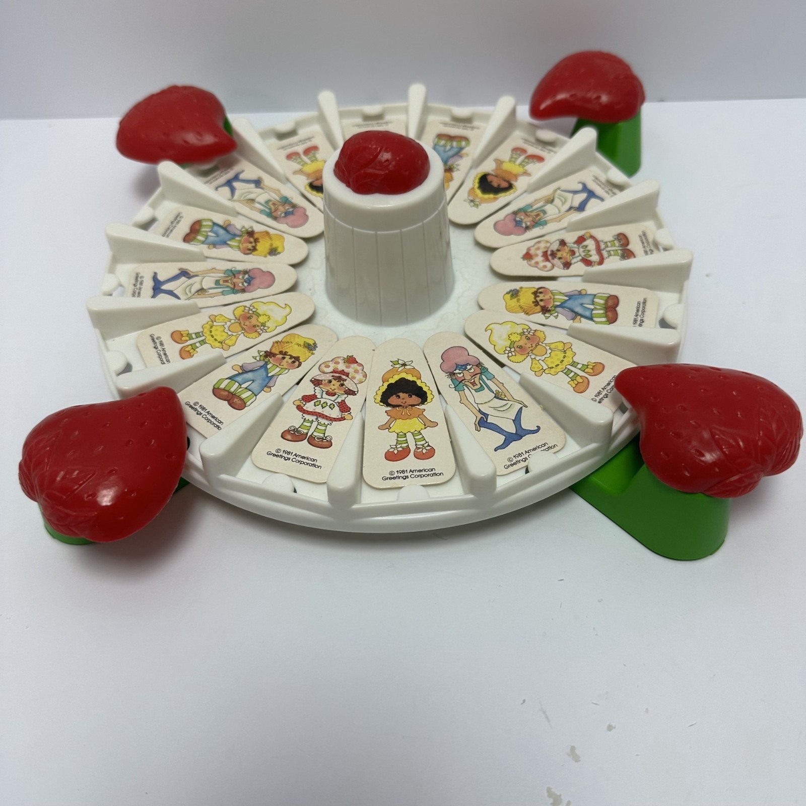 Strawberry Shortcake Berry Go Round VTG 1981 Board Game Parker Brothers