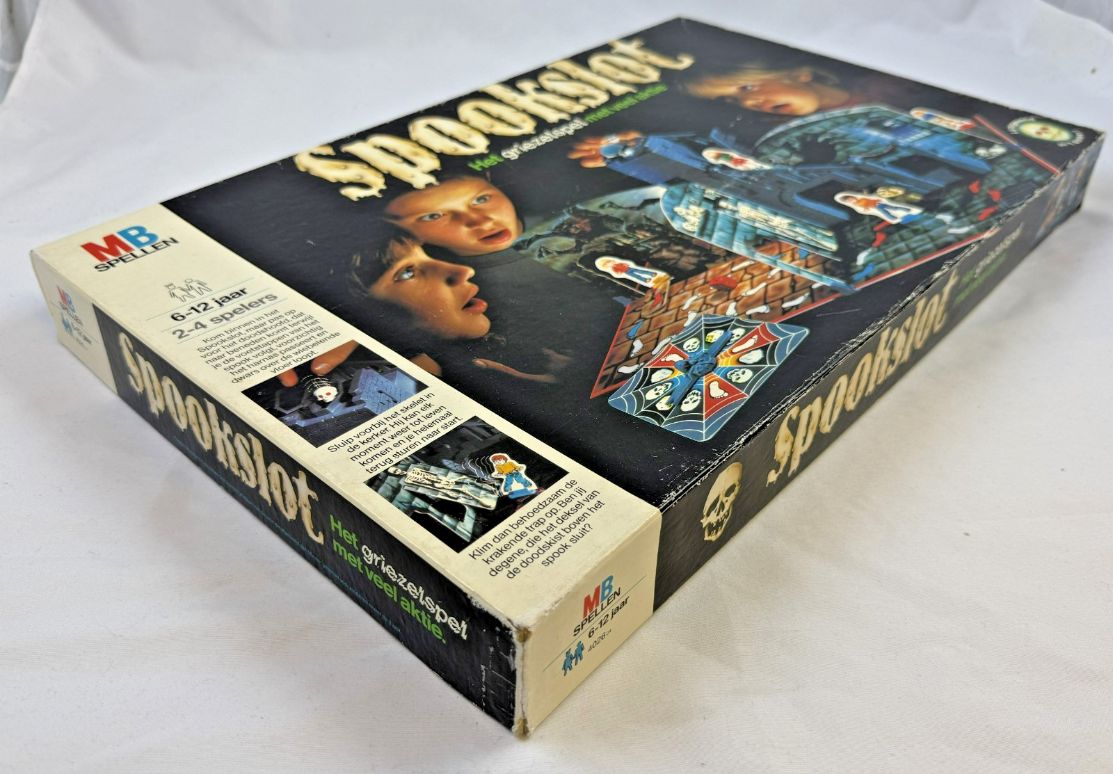 MB Games Haunted Castle Board Game Party Game Complete Vintage 80s