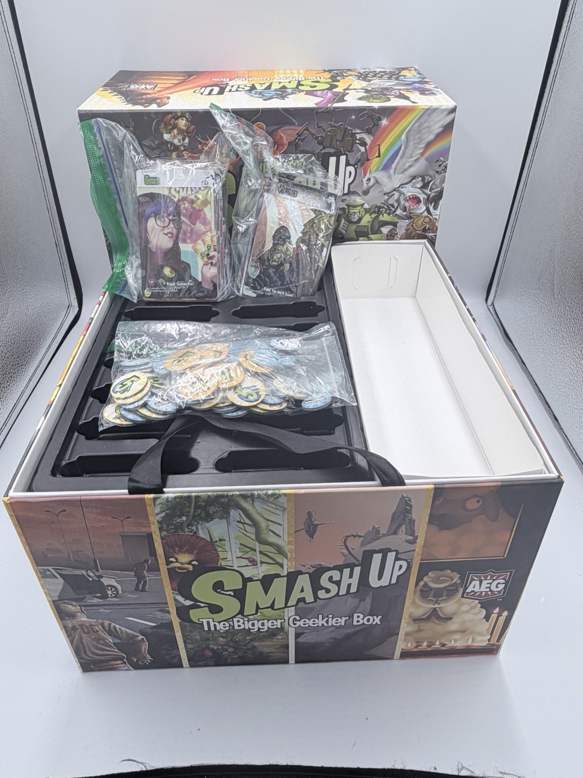 AEG: Smash Up – The Bigger Geekier Box COMPLETE + 3 Expansions 19 Factions