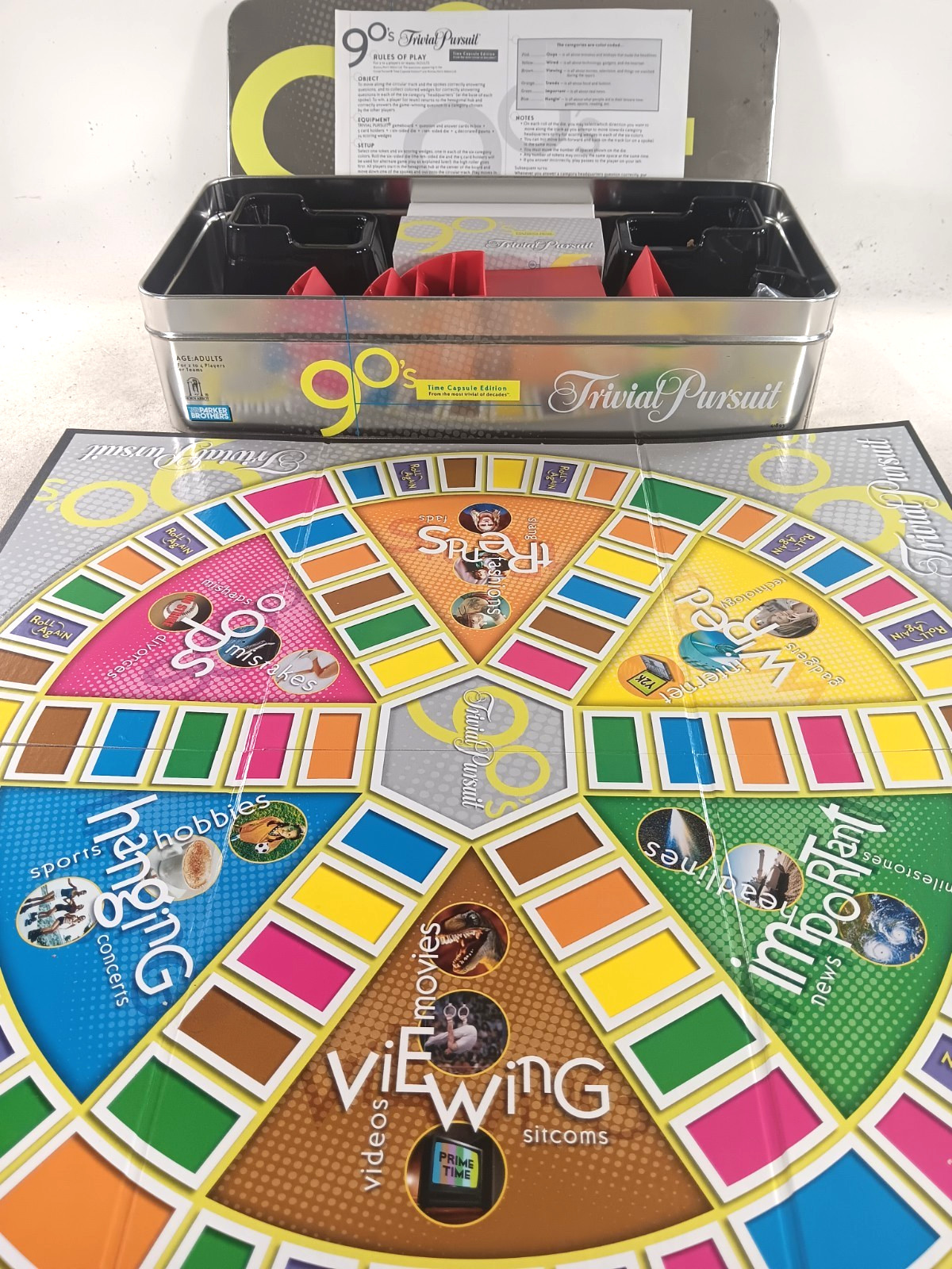 Trivia Pursuit 90’s Time Capsule Edition Parker Brothers Collector Tin