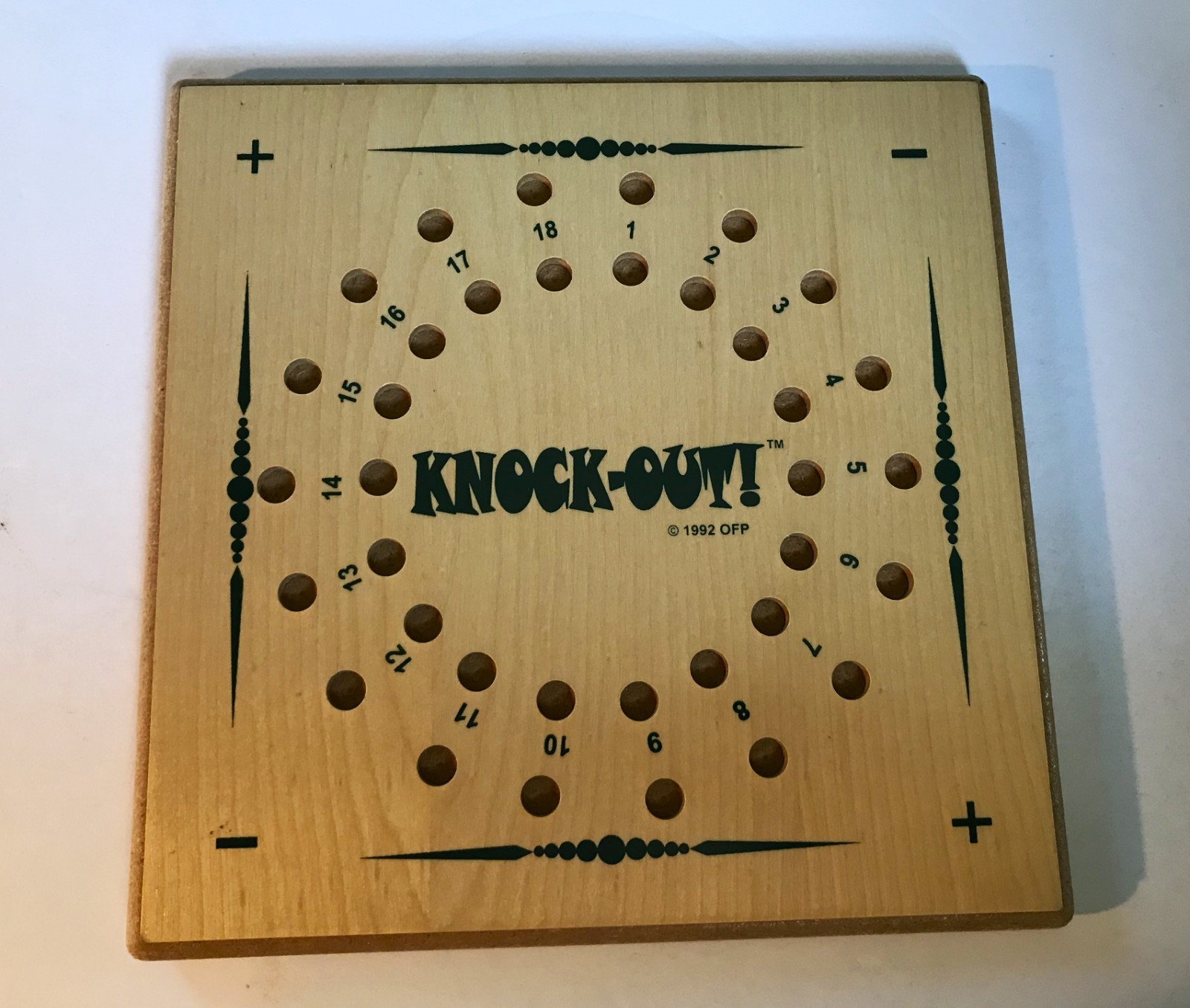 Vintage – “MUGGINS” & “KNOCK-OUT” – Reversible Wooden Game Board – Complete