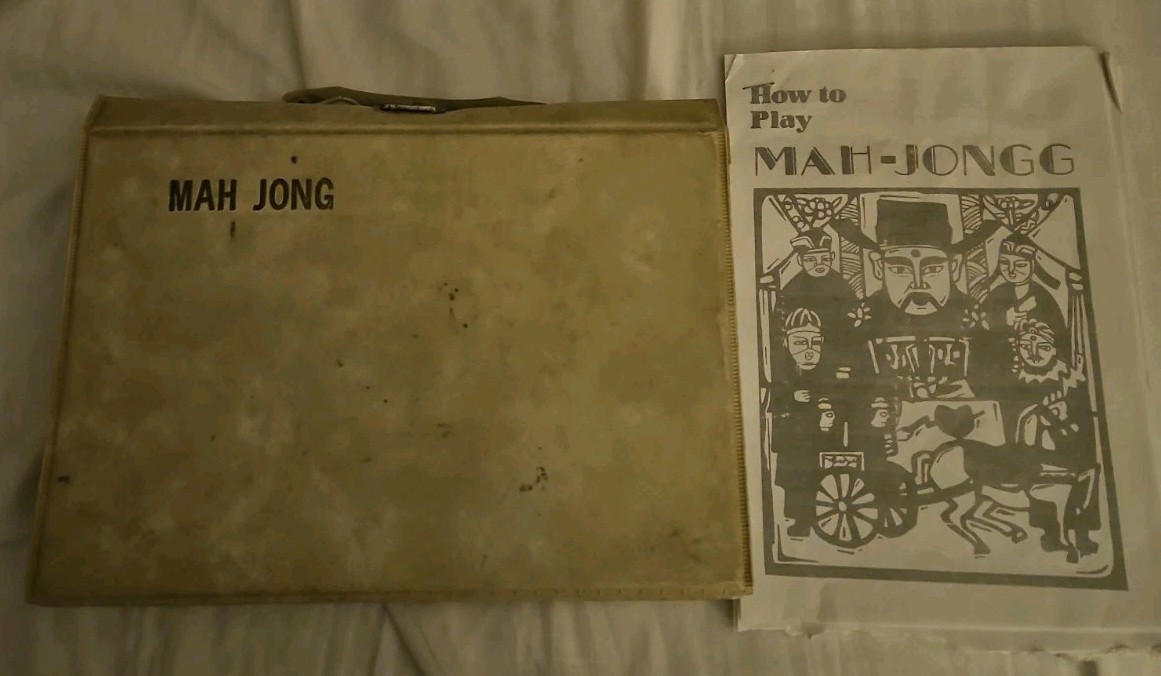 VTG Mah Jong Travel Set Complete 148 Tiles Original Case Hong Kong Burgundy Dice