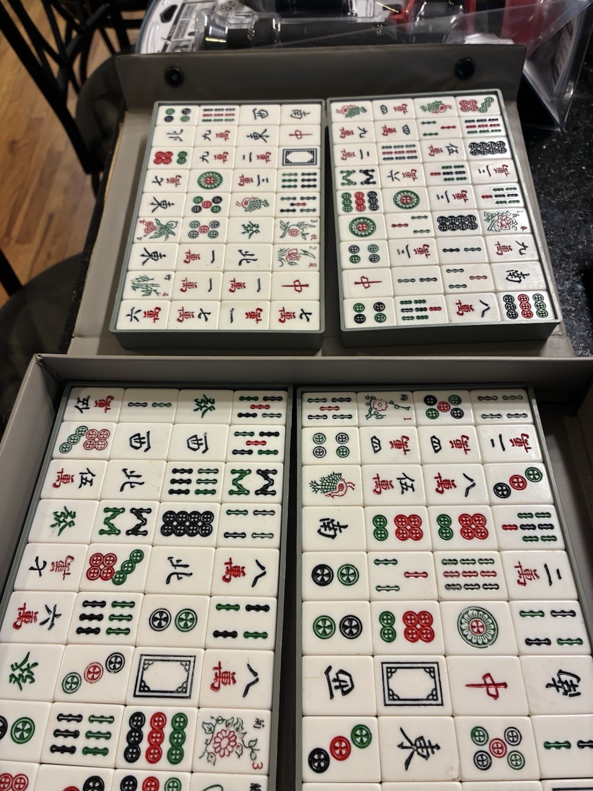 VINTAGE JAPANESE MAHJONG SET IN CASE – BY JAPANESE MAHJONG COMPANY – AGE UNKNOWN