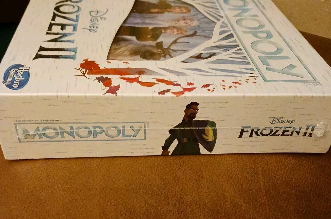 2018 HASBRO DISNEY’s FROZEN II MONOPOLY GAME NIB SEALED! Back Of Box Dented