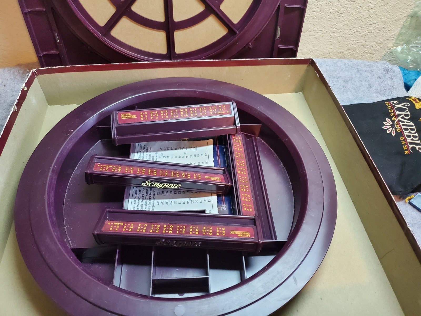 Scrabble Deluxe Turntable, 50th anniversary, 100 Blue letters, no timer or book