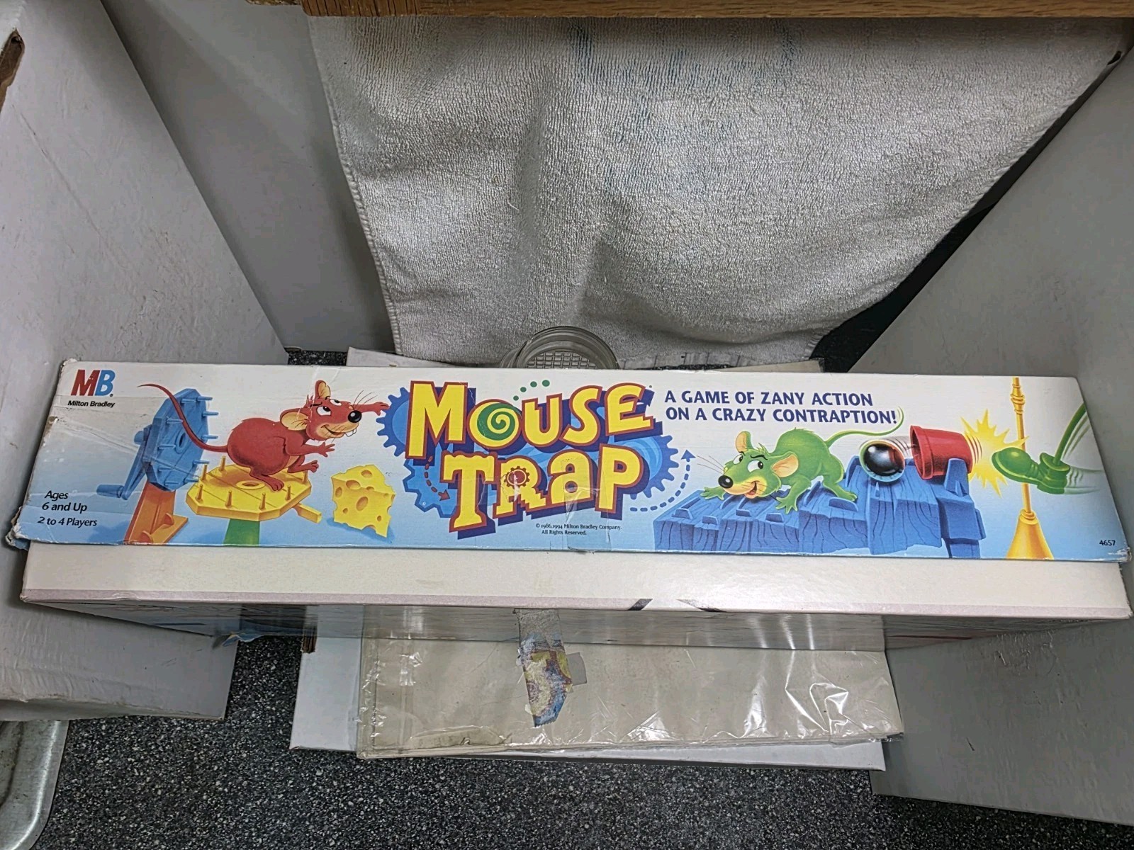 Milton Bradley 1999 Mouse Trap Building Game ( Complete)