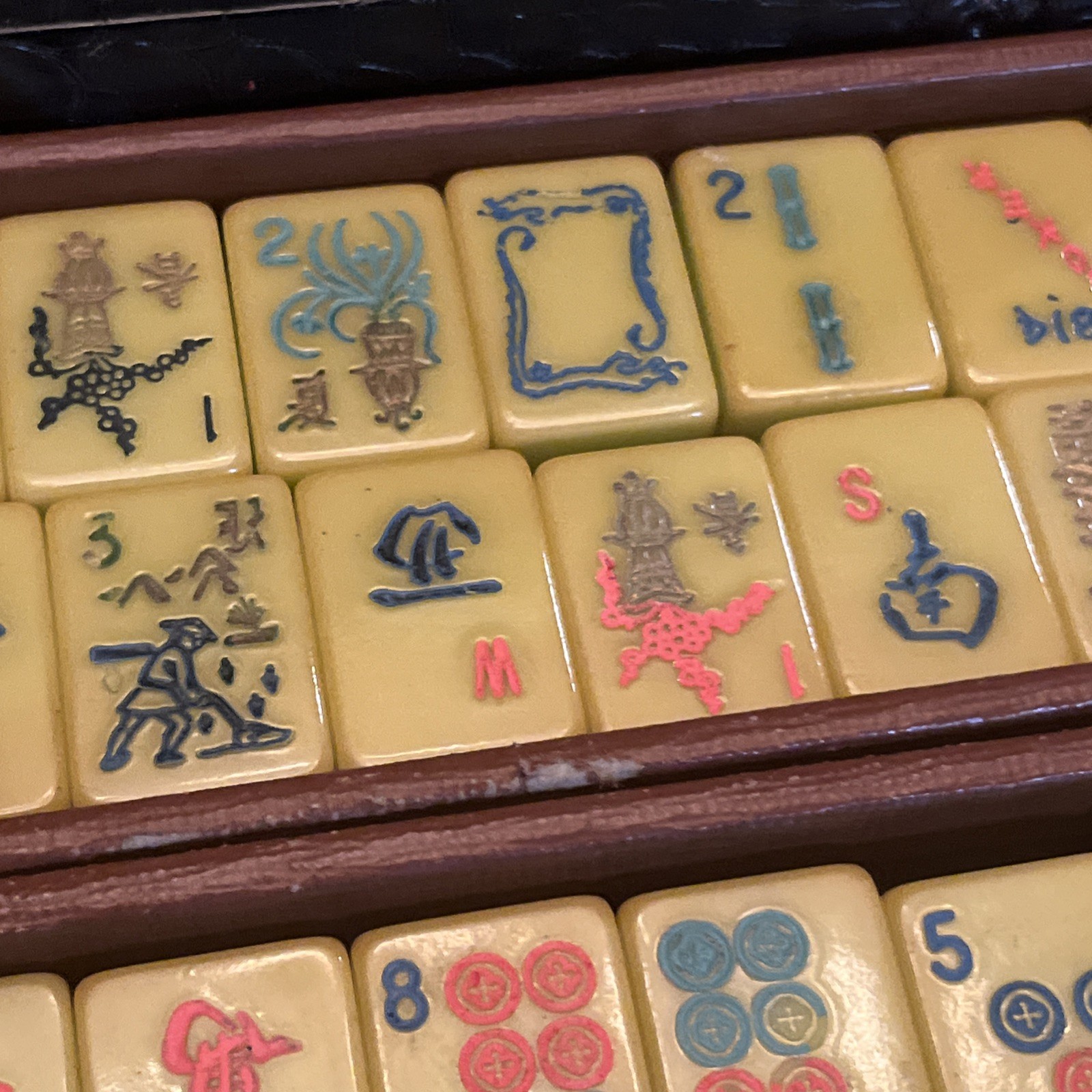 Vintage Butterscotch Bakelite Cardinal Mahjong Set 164 Tiles 5 Trays Alligator