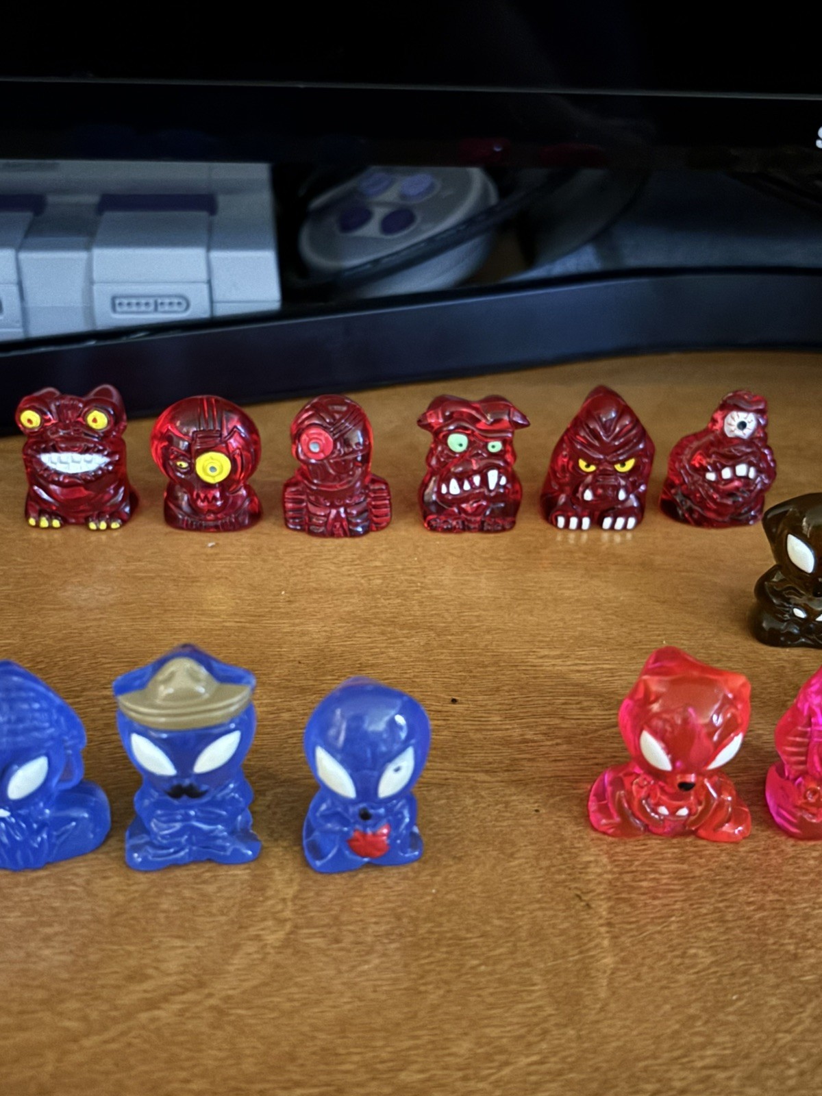 Gogo’s Crazy Bones – Aliens & Monsters Lot of 49
