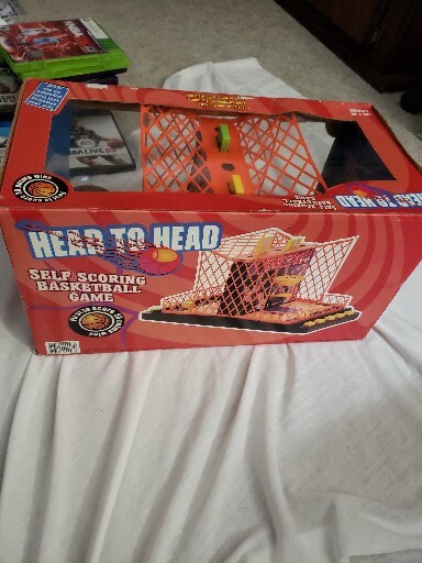 Head to Head Self Scoring Basketball Game NEW 2002 Blue Sky LTD New And Sealed