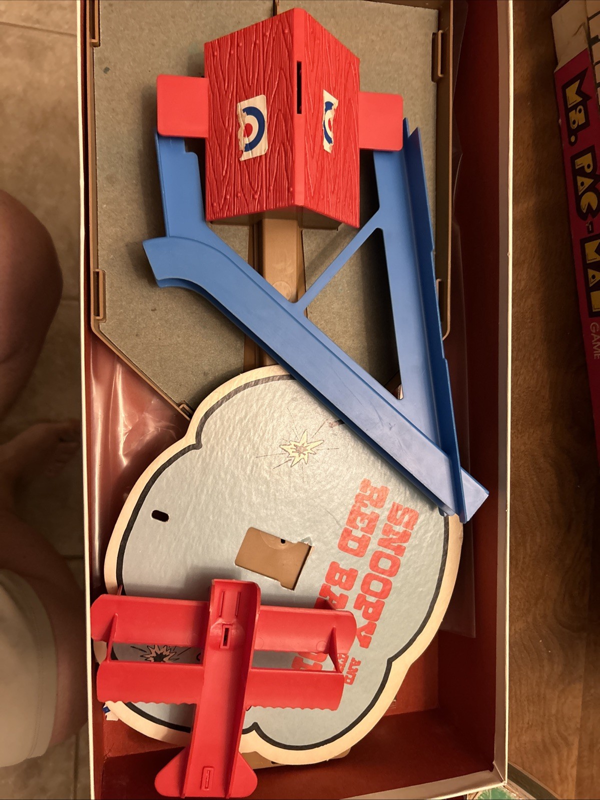 1970 Milton Bradley Snoopy and the Red Baron Skill and Action Game Peanuts 7& Up