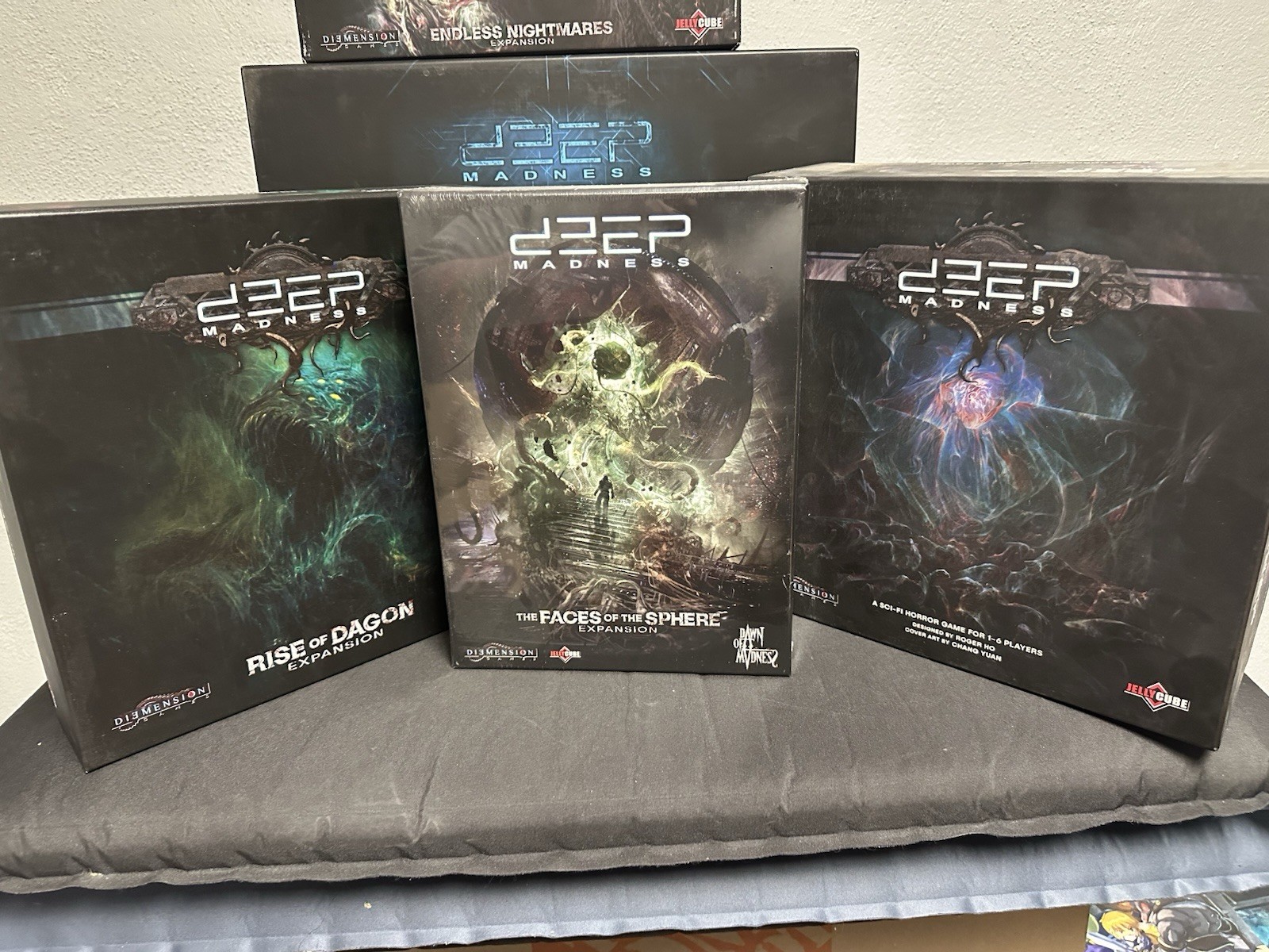 Deep Madness, 5 expansions, Profundum and Monstrum boxes, acrylic packs.