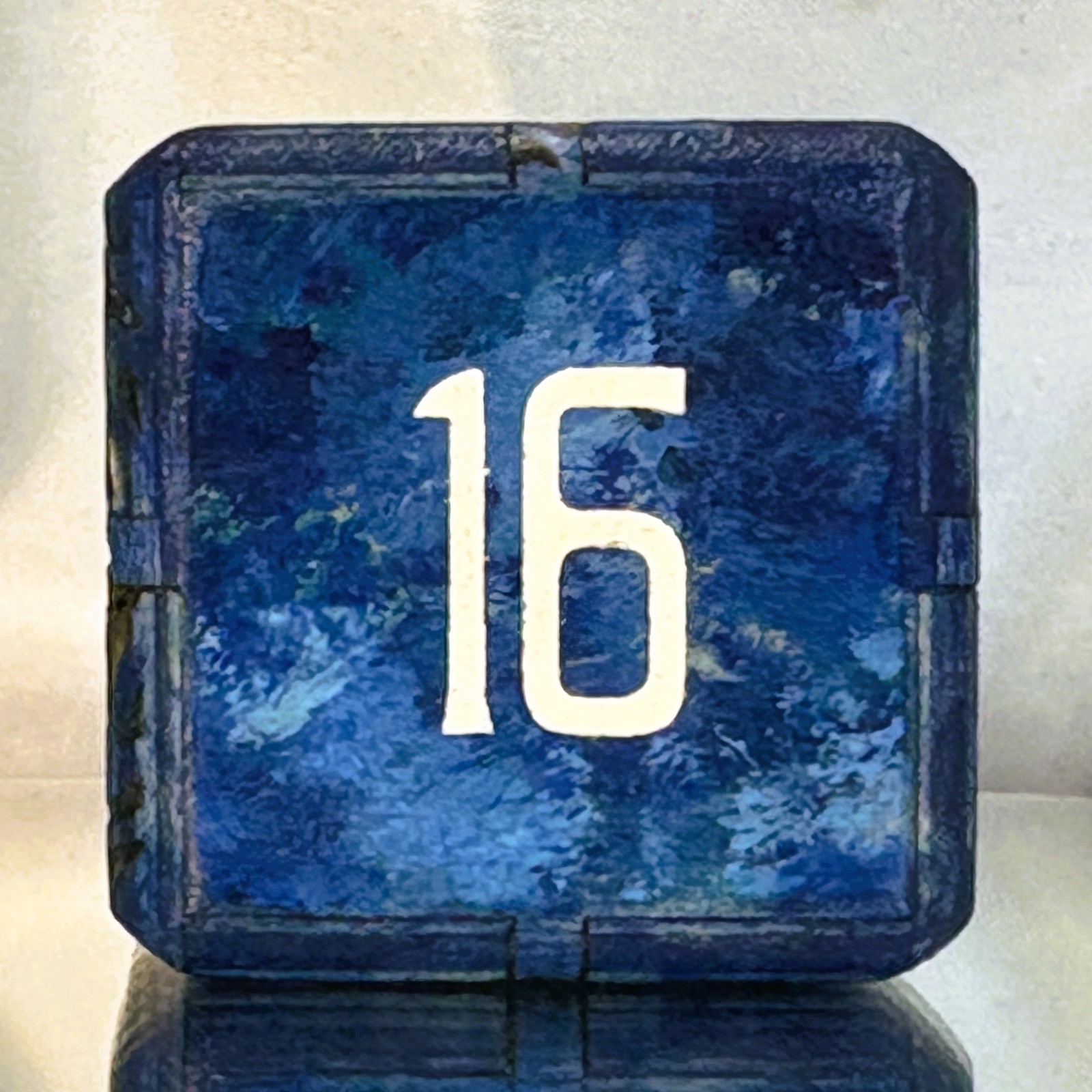 Blue Bengal – Deep Blue Roar – Backgammon Doubling Cube 36mm