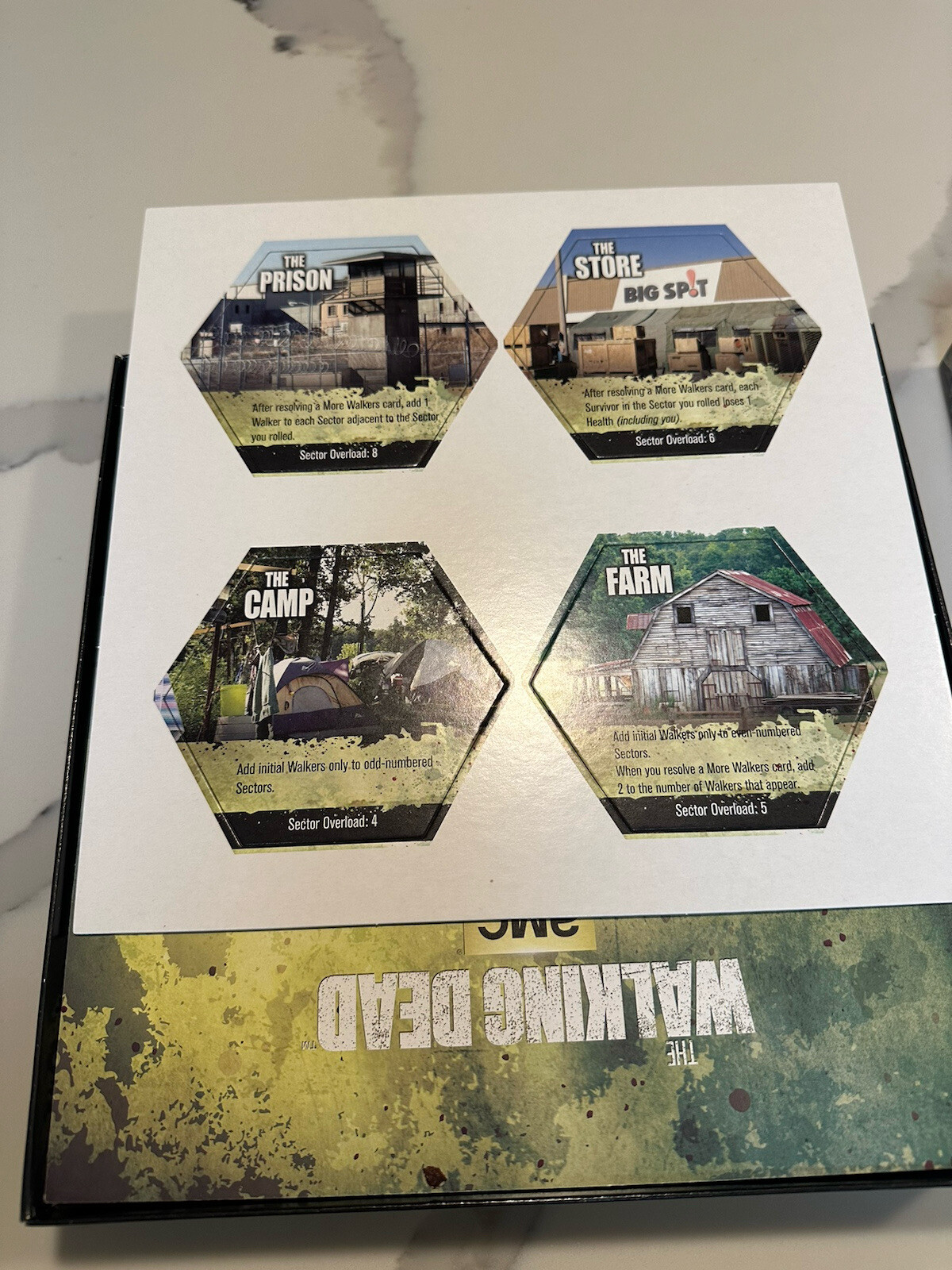 AMC The Walking Dead Don’t Look Back Dice Board Game