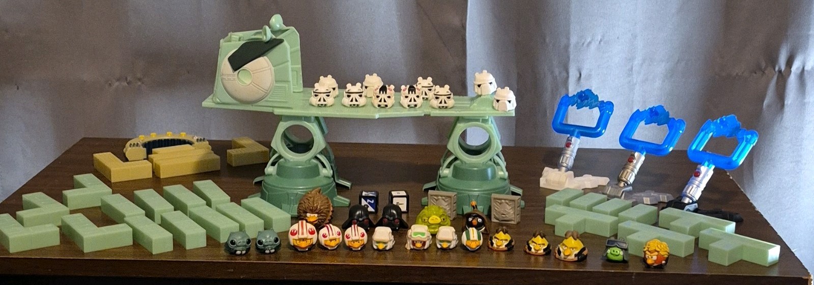 Hasbro Angry Birds Star Wars Skill & Action Game w/ Launcher Figures Structures