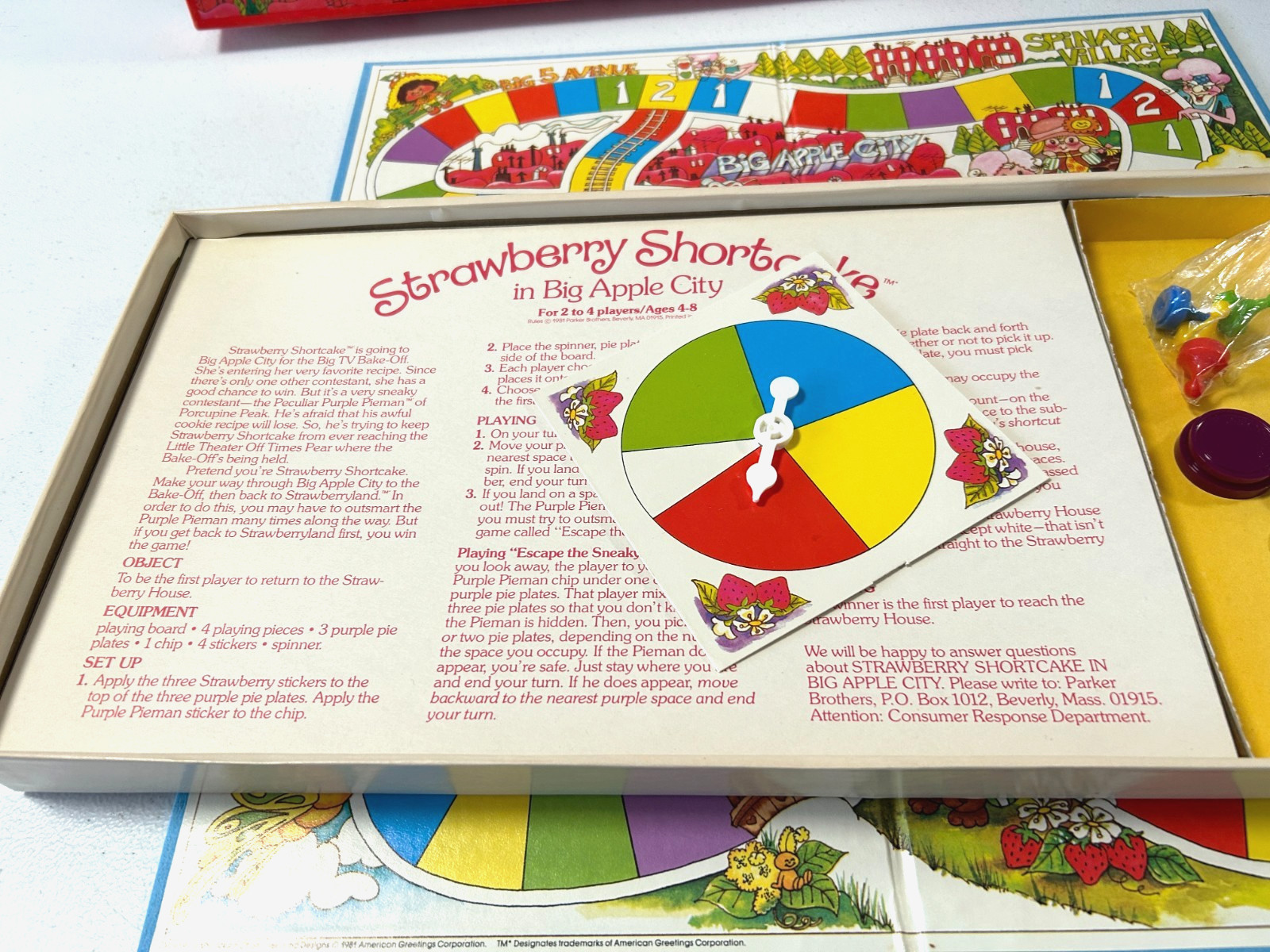 Vintage 1981 Strawberry Shortcake Big Apple City Game by Parker Bothers, NICE