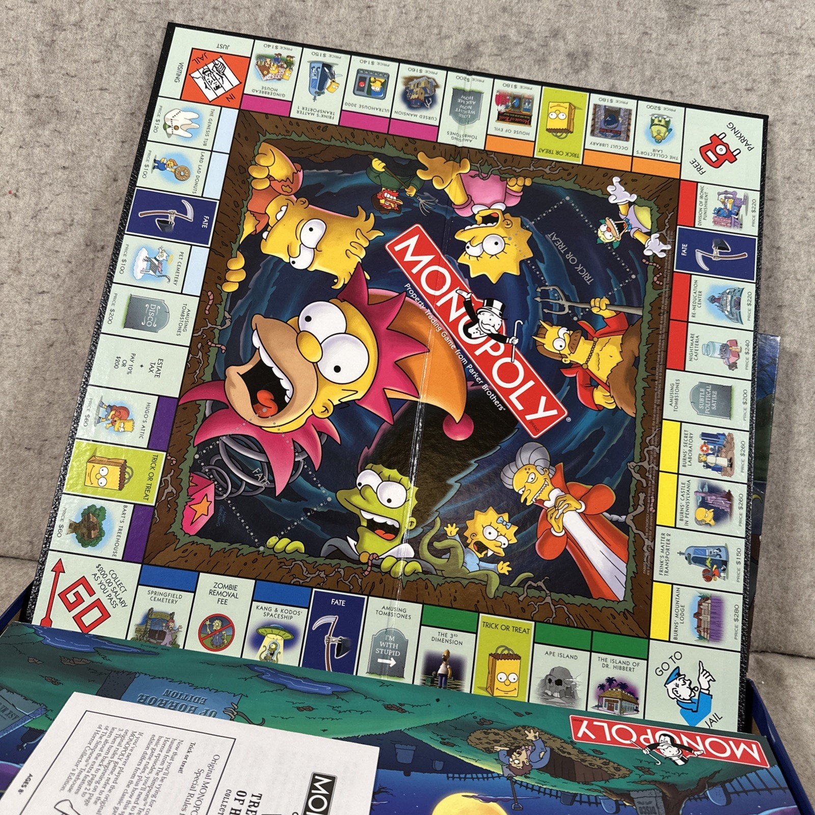 THE SIMPSONS TREE HOUSE HORROR Monopoly GLOW-IN-THE-DARK Board Game Incomplete