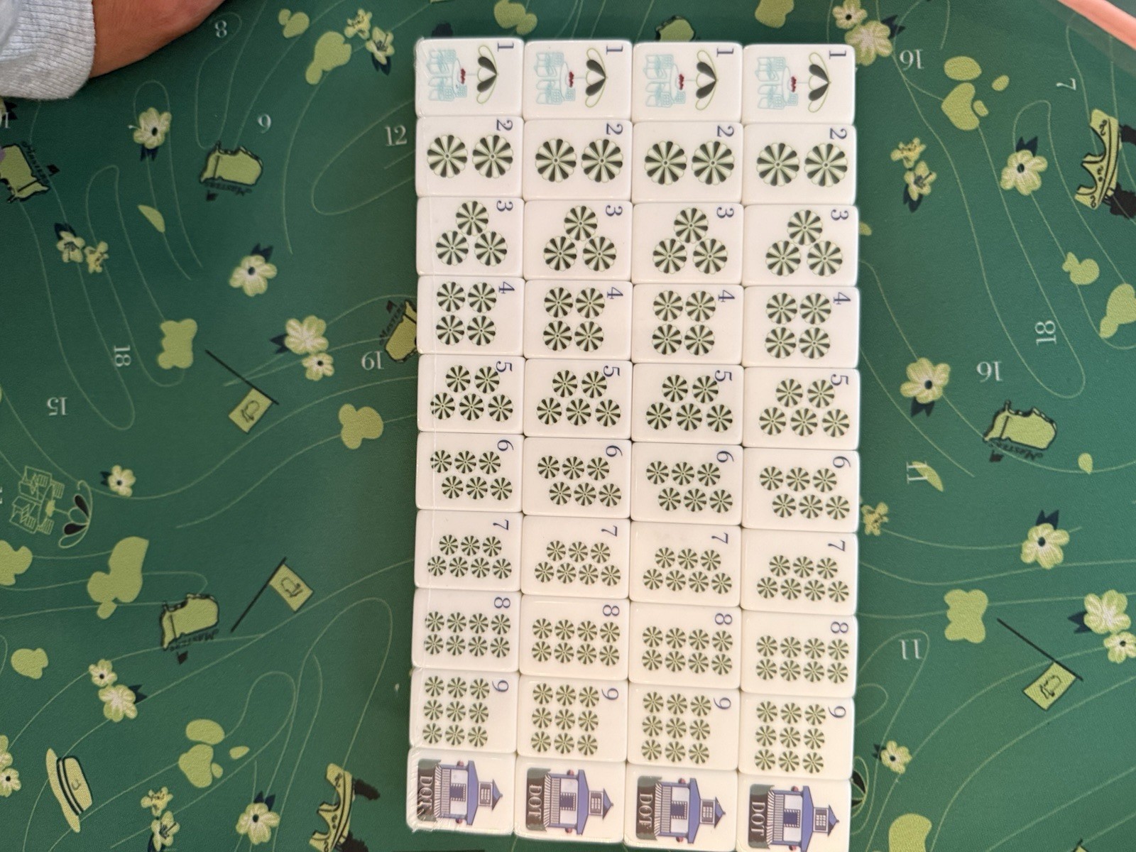 Masters Mah Jongg Complete Tile Game Set w/ Jokers, Racks & Carrying Case