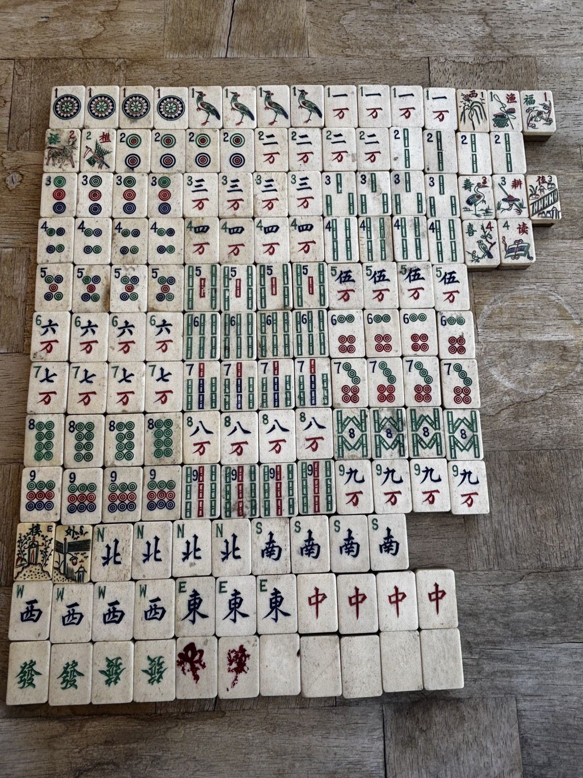 Vintage Mah jong Bamboo & Bone Dovetail 150 tiles See Pics has case