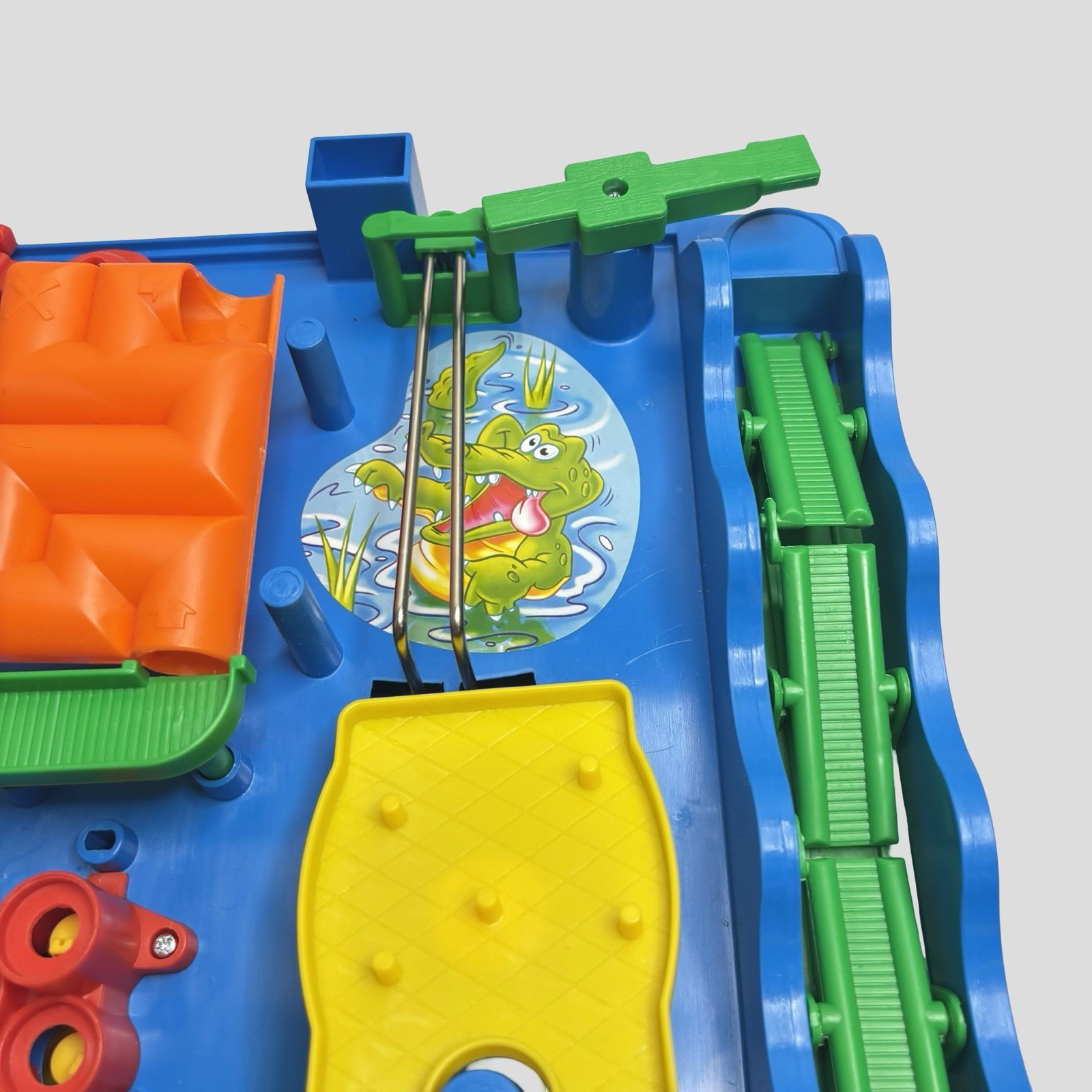 Tomy Screwball Scramble Obstacle Course Maze Board Game Complete 2008