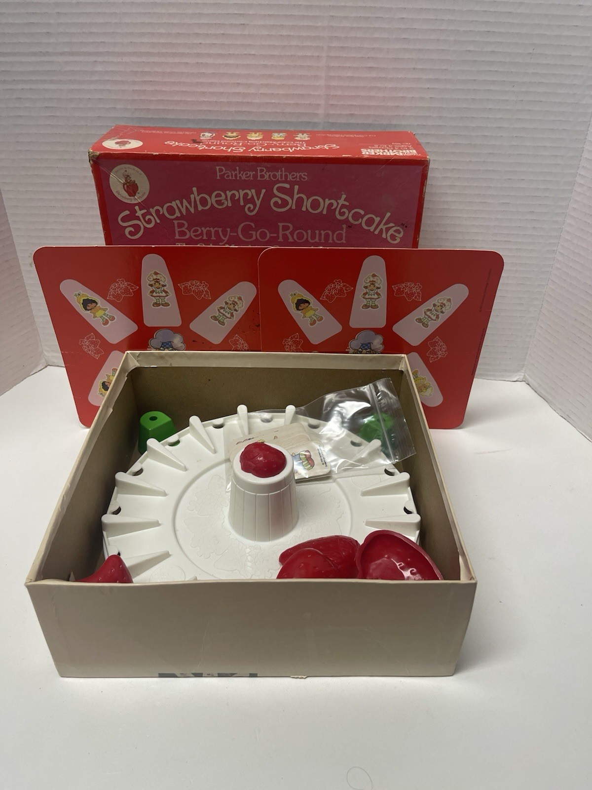 1981 Parker Brothers Strawberry Shortcake Berry-Go-Round Carousel Incomplete