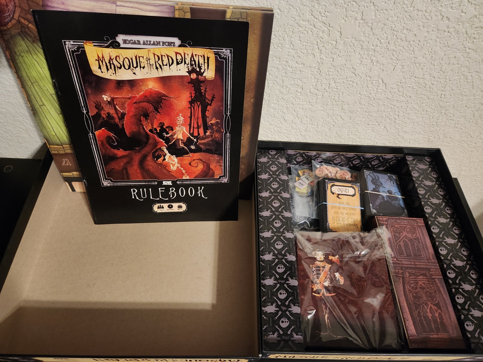 Edgar Allan Poe’s Masque of Red Death Board Game (4-7 Players) Complete Clean