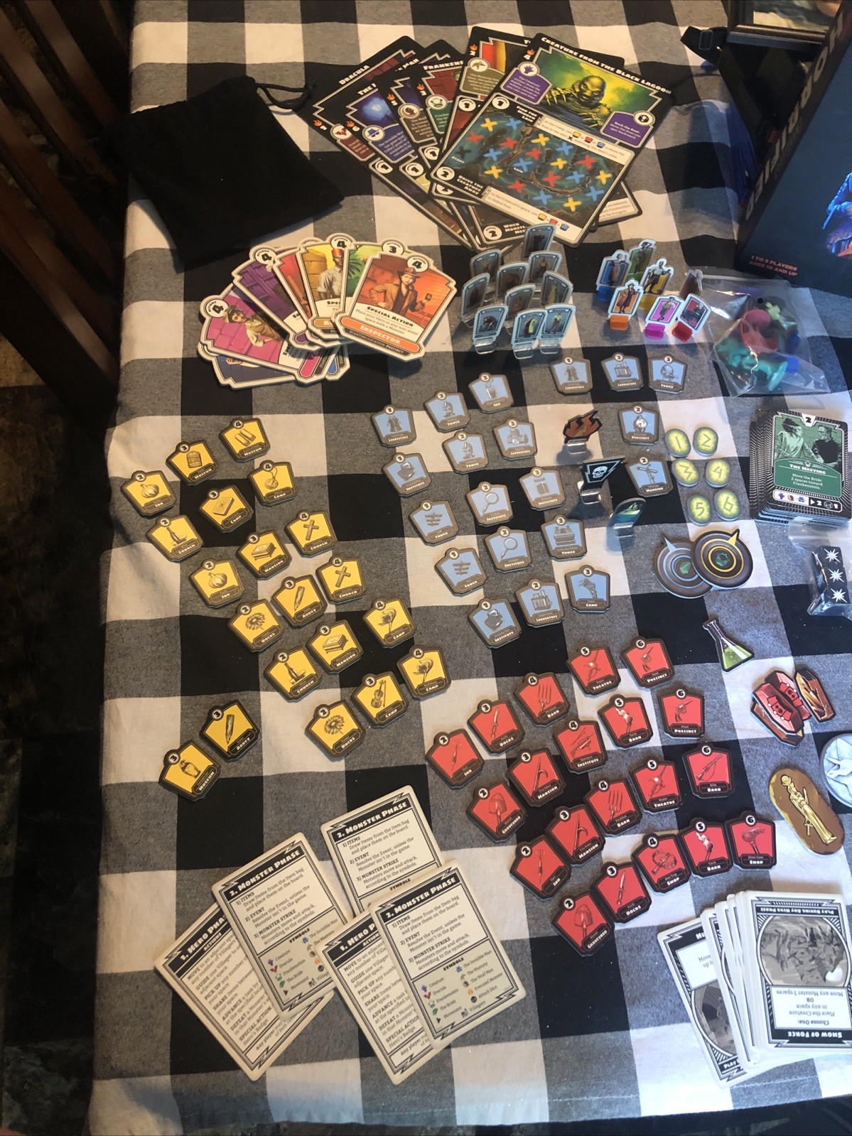 Horrified: Universal Studios Monsters • Strategy Board Game • Complete • Mint