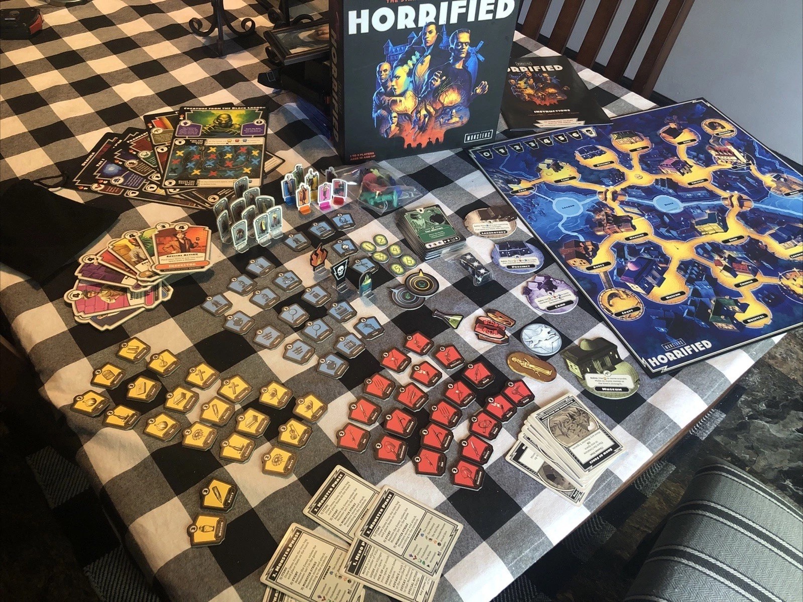 Horrified: Universal Studios Monsters • Strategy Board Game • Complete • Mint
